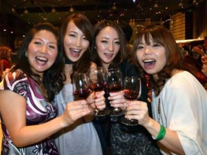 japanese-guests-enjoy-the-2012-vintage-beaujolais-nouveau-wine-in-tokyo-success-stories